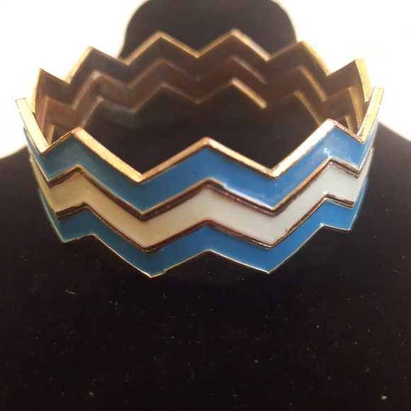 Set of 3 Blue & White Cheveron Bracelets - Picture 2 of 4
